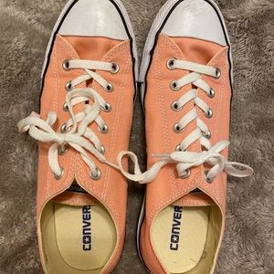 Like New pink Converse Chuck Taylor All Stars